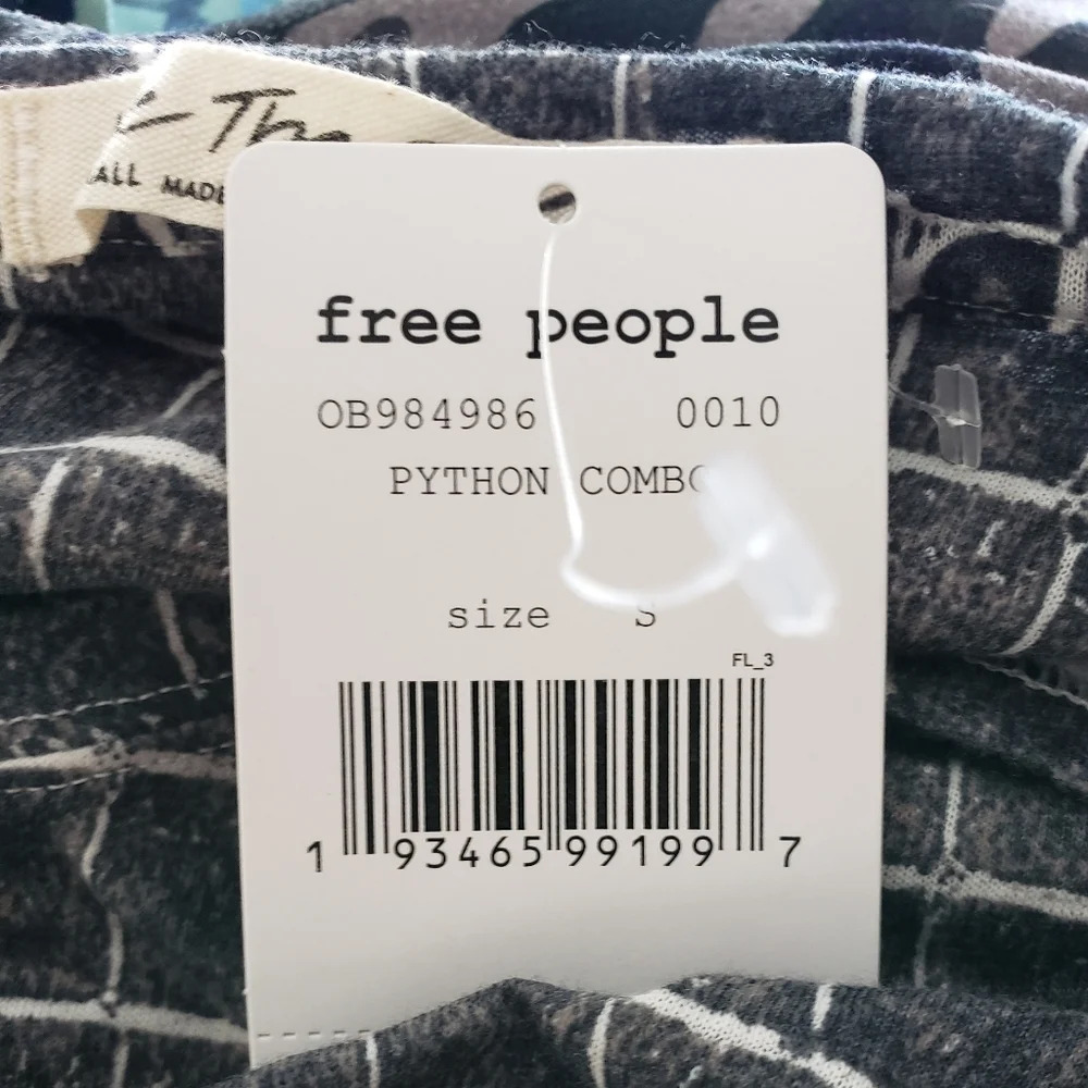 We the free python combo tee - Picture 4 of 5